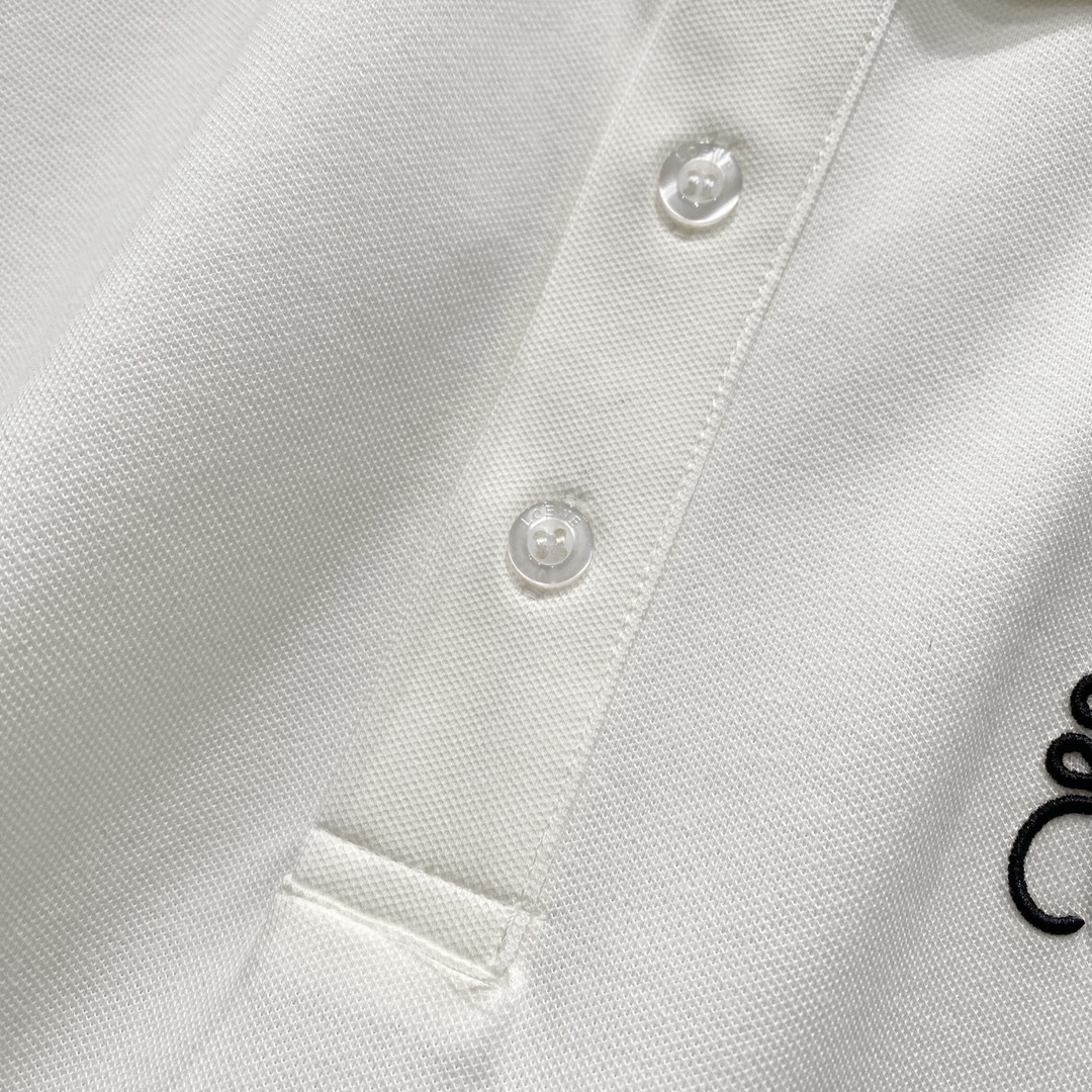  
LOEWE 罗意威 翻领POLO衫
编织撞色领口精致小LOGO刺绣🪡标识
官方同步  商务首选
时尚
