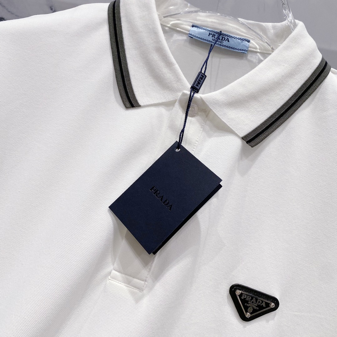  
PRADA 普拉达 翻领POLO衫
编织撞色领口经典三角标徽章铁牌LOGO
官方同步  商务首选
时