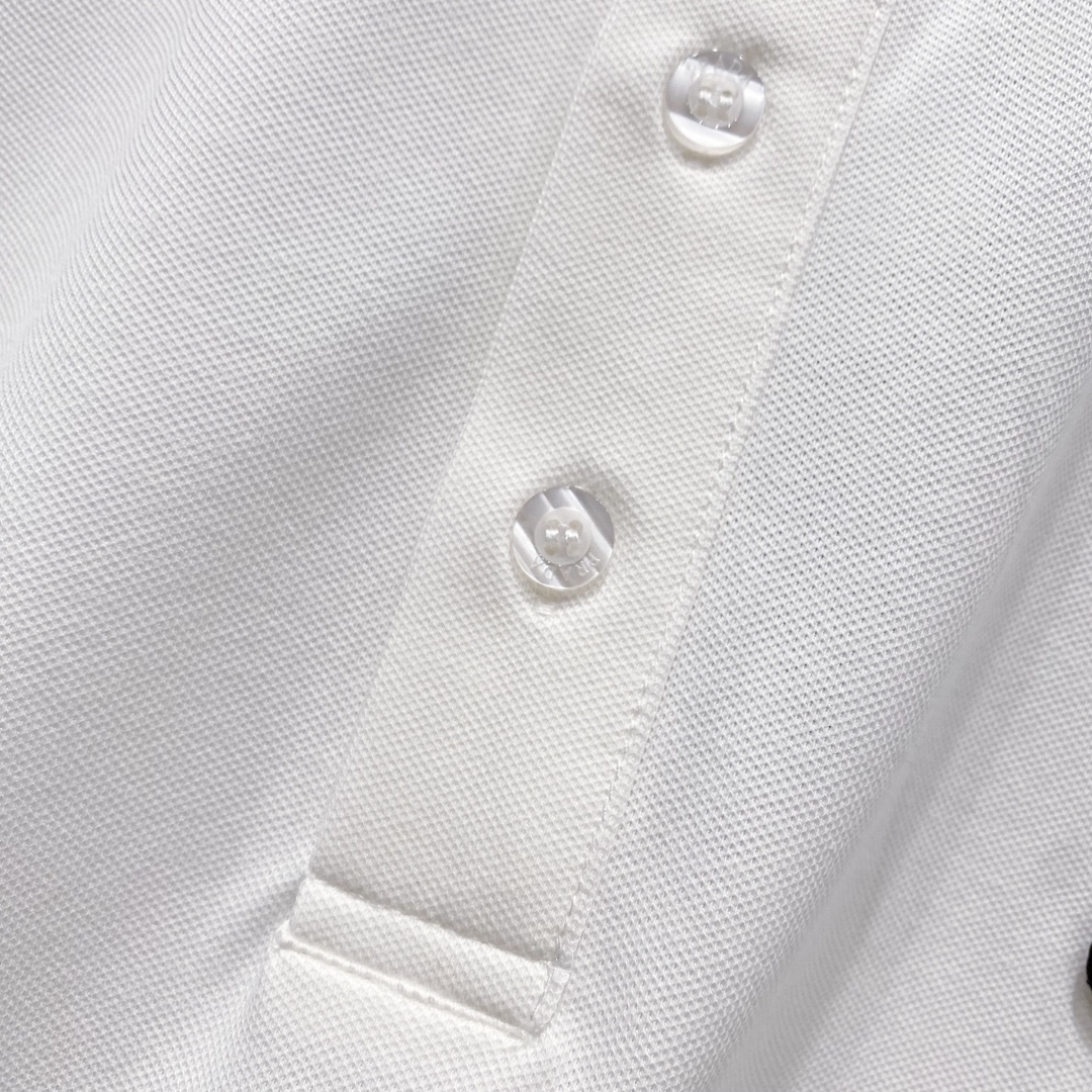  
PRADA 普拉达 翻领POLO衫
编织撞色领口经典三角标徽章铁牌LOGO
官方同步  商务首选
时