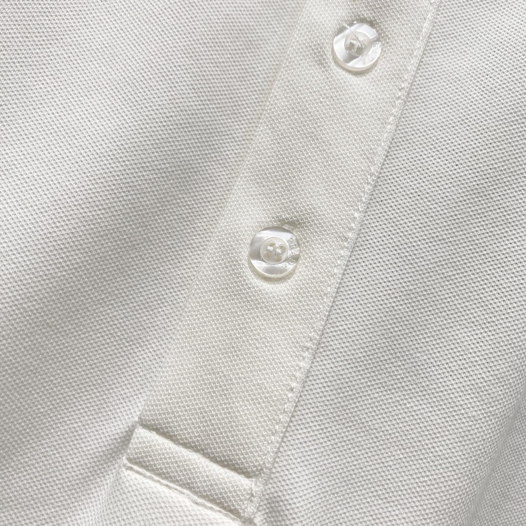  
PRADA 普拉达 翻领POLO衫
简约商务本色字母刺绣🪡LOGO小标
官方同步  商务首选
时尚个