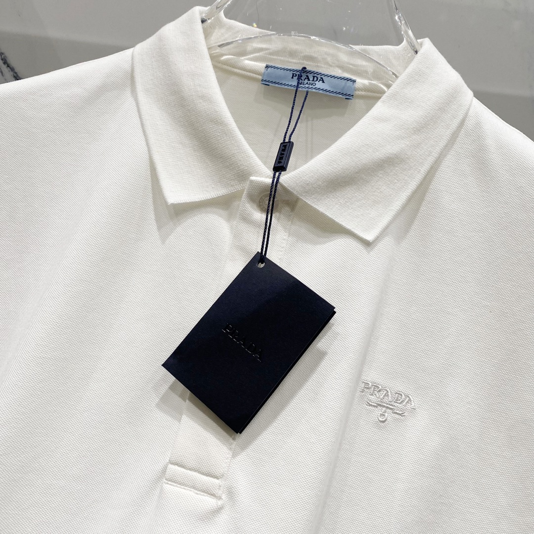  
PRADA 普拉达 翻领POLO衫
简约商务本色字母刺绣🪡LOGO小标
官方同步  商务首选
时尚个