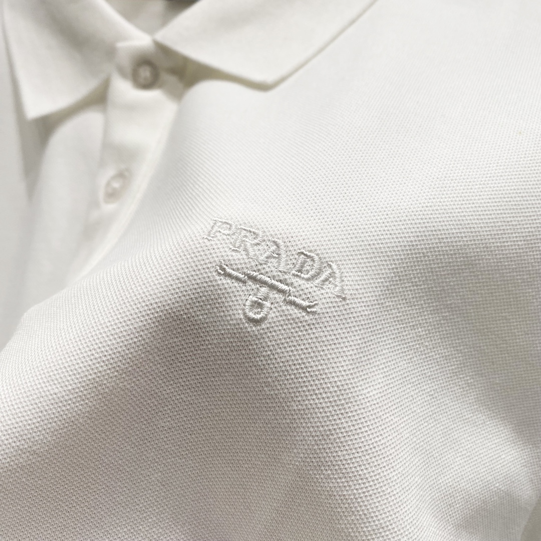  
PRADA 普拉达 翻领POLO衫
简约商务本色字母刺绣🪡LOGO小标
官方同步  商务首选
时尚个