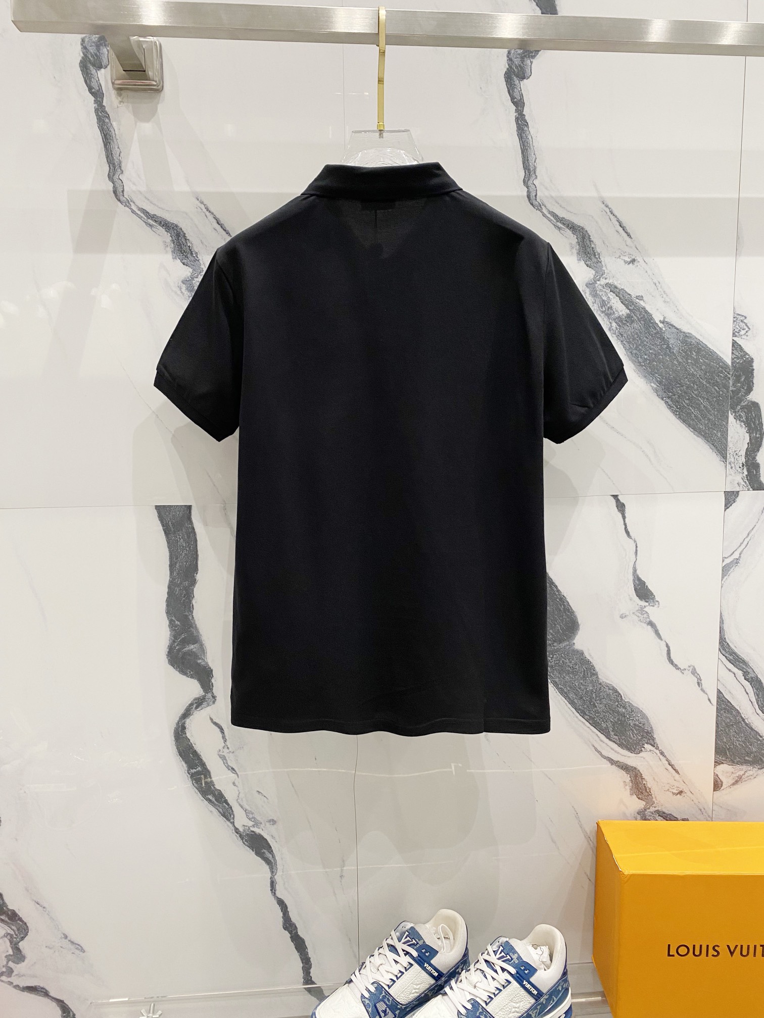  
MONCLER 蒙口 翻领POLO衫
品牌标志字母刺绣🪡LOGO标识徽章手袖
官方同步  商务首选
