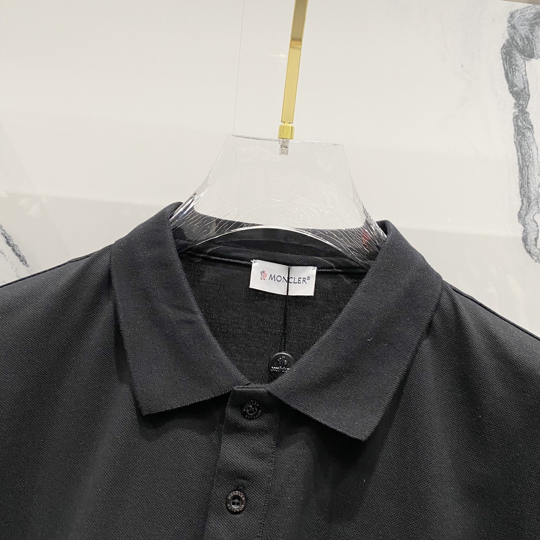  
MONCLER 蒙口 翻领POLO衫
品牌标志字母刺绣🪡LOGO标识徽章手袖
官方同步  商务首选
