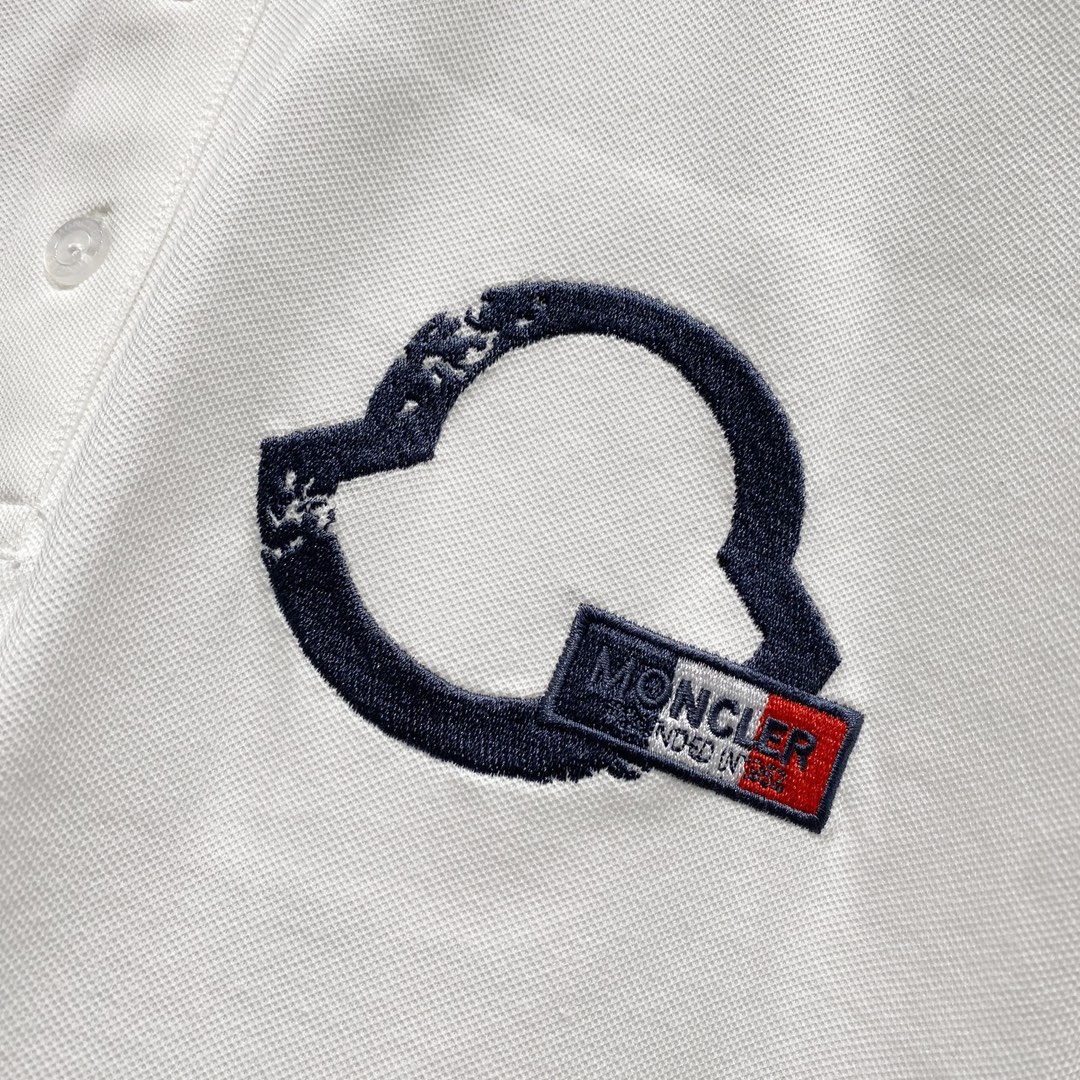  
MONCLER 蒙口 翻领POLO衫
品牌标志字母刺绣🪡LOGO标识徽章手袖
官方同步  商务首选
