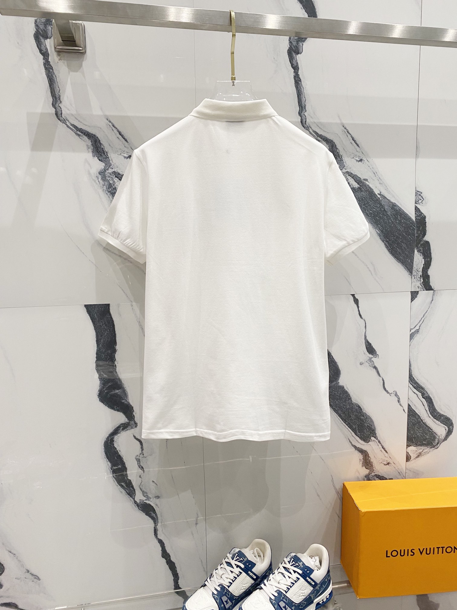 
MONCLER 蒙口 翻领POLO衫
品牌标志字母刺绣🪡LOGO标识徽章手袖
官方同步  商务首选
