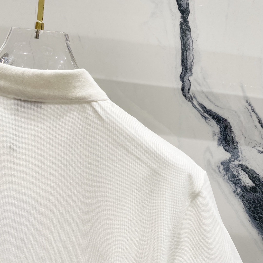  
MONCLER 蒙口 翻领POLO衫
品牌标志字母刺绣🪡LOGO标识徽章手袖
官方同步  商务首选
