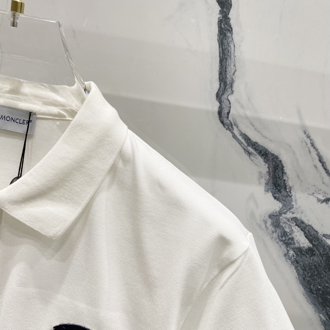 
MONCLER 蒙口 翻领POLO衫
品牌标志字母刺绣🪡LOGO标识徽章手袖
官方同步  商务首选
