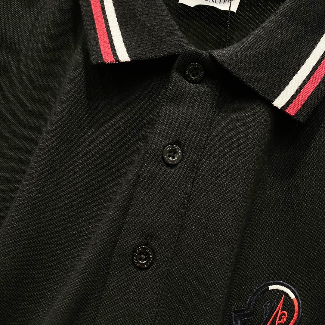  
MONCLER 蒙口 翻领POLO衫
字母编织领口刺绣🪡LOGO小标
官方同步  商务首选
时尚个性