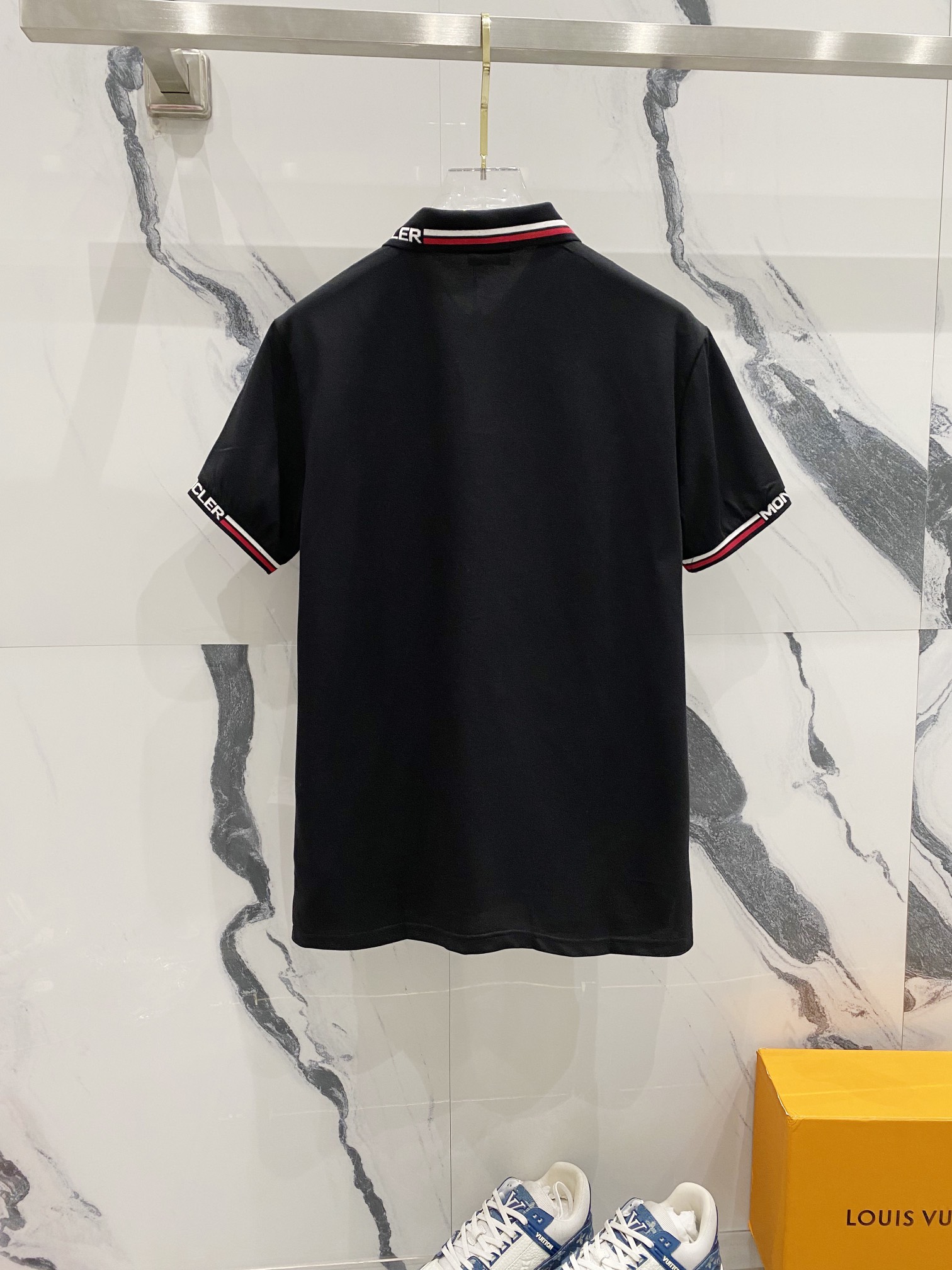  
MONCLER 蒙口 翻领POLO衫
字母编织领口刺绣🪡LOGO小标
官方同步  商务首选
时尚个性