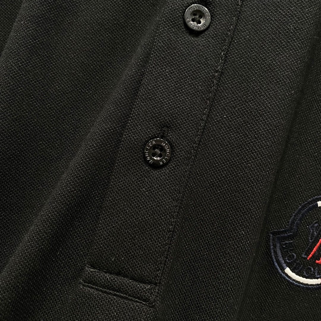  
MONCLER 蒙口 翻领POLO衫
字母编织领口刺绣🪡LOGO小标
官方同步  商务首选
时尚个性