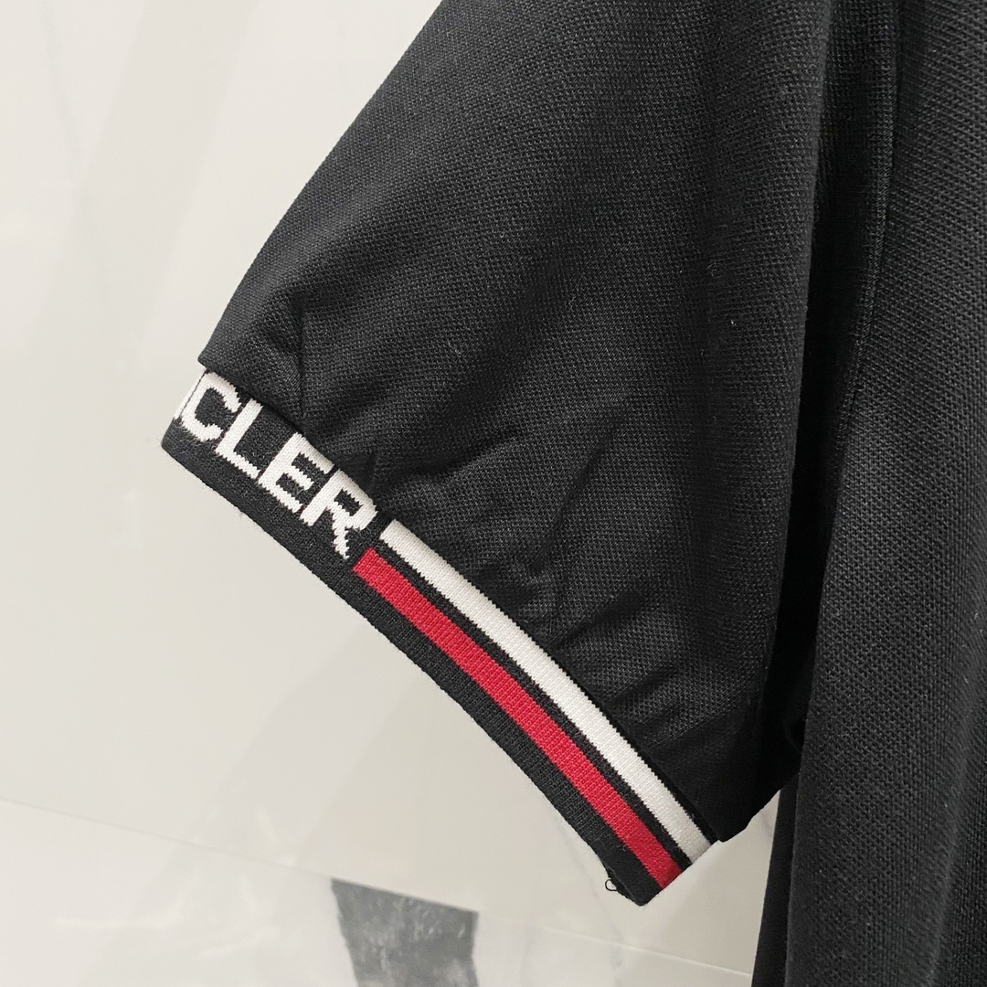  
MONCLER 蒙口 翻领POLO衫
字母编织领口刺绣🪡LOGO小标
官方同步  商务首选
时尚个性