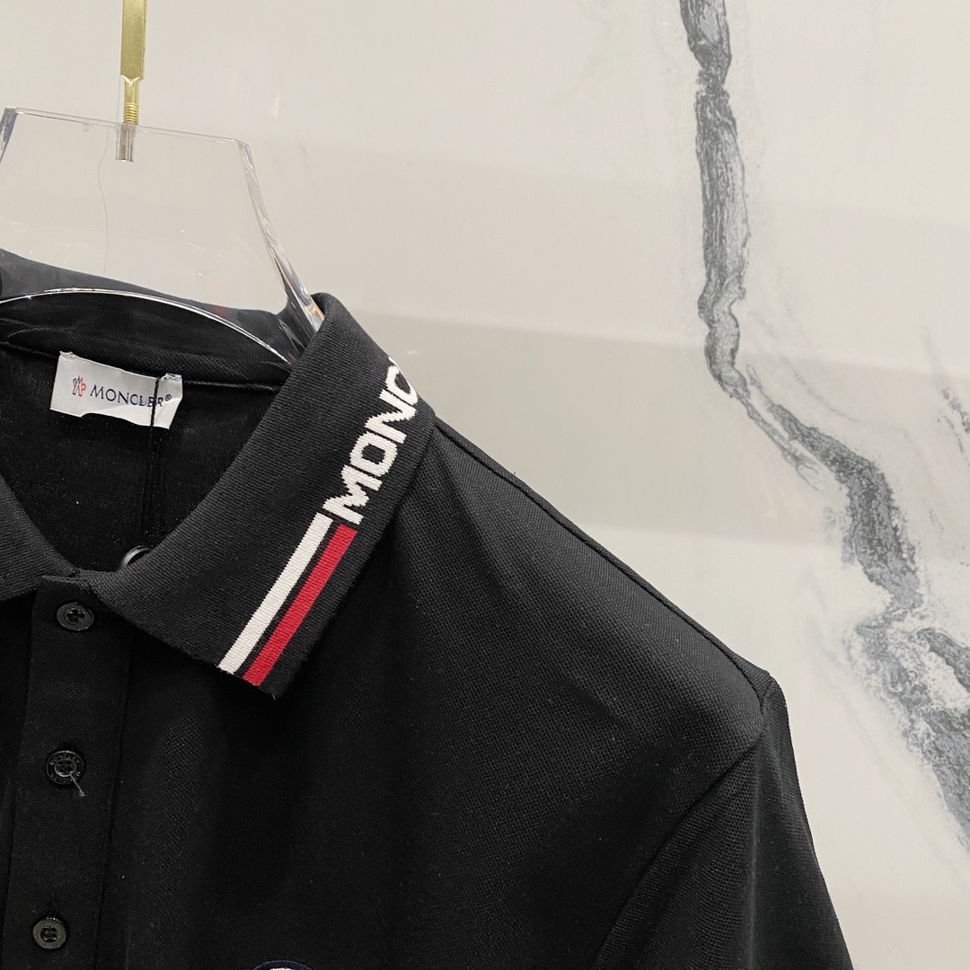  
MONCLER 蒙口 翻领POLO衫
字母编织领口刺绣🪡LOGO小标
官方同步  商务首选
时尚个性