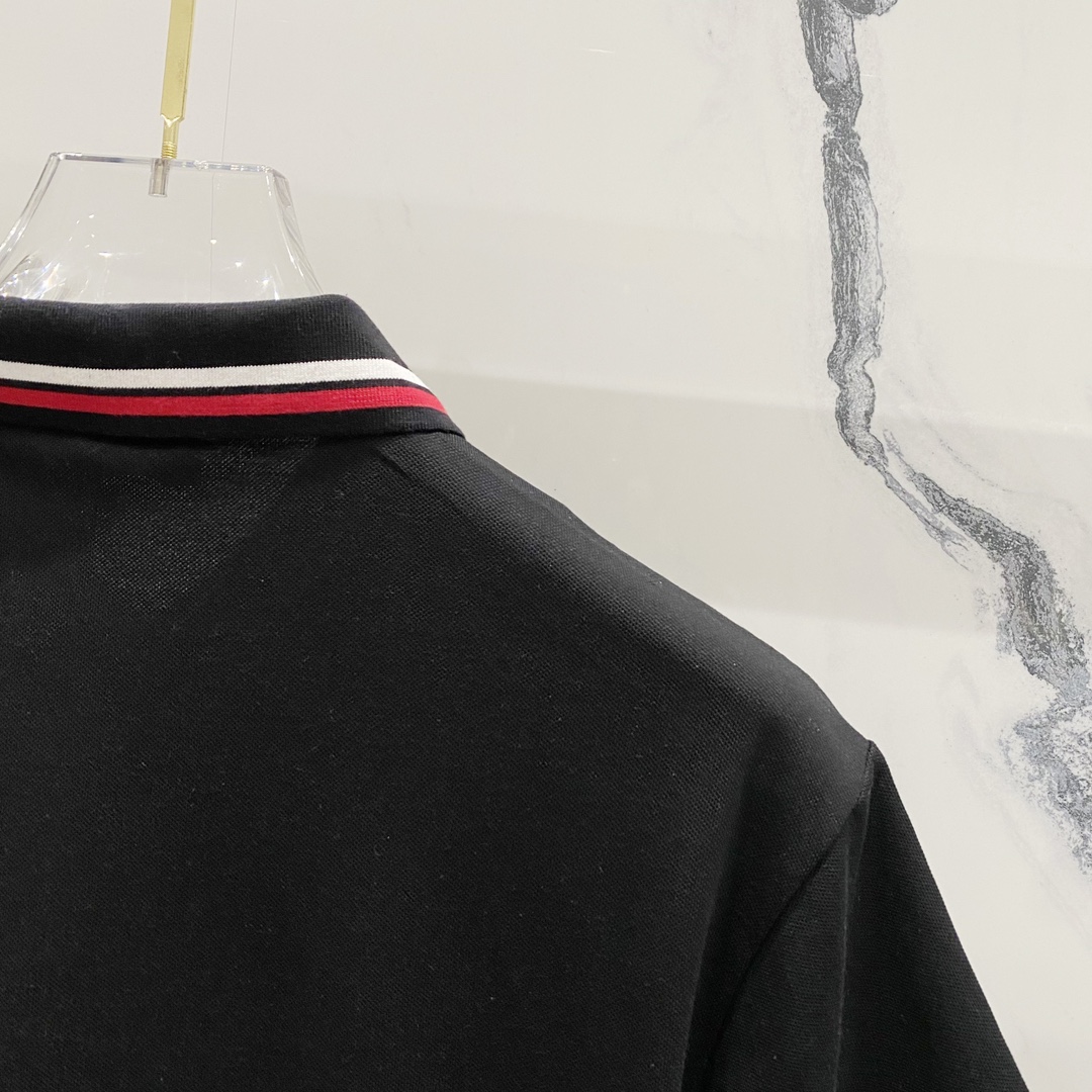  
MONCLER 蒙口 翻领POLO衫
字母编织领口刺绣🪡LOGO小标
官方同步  商务首选
时尚个性