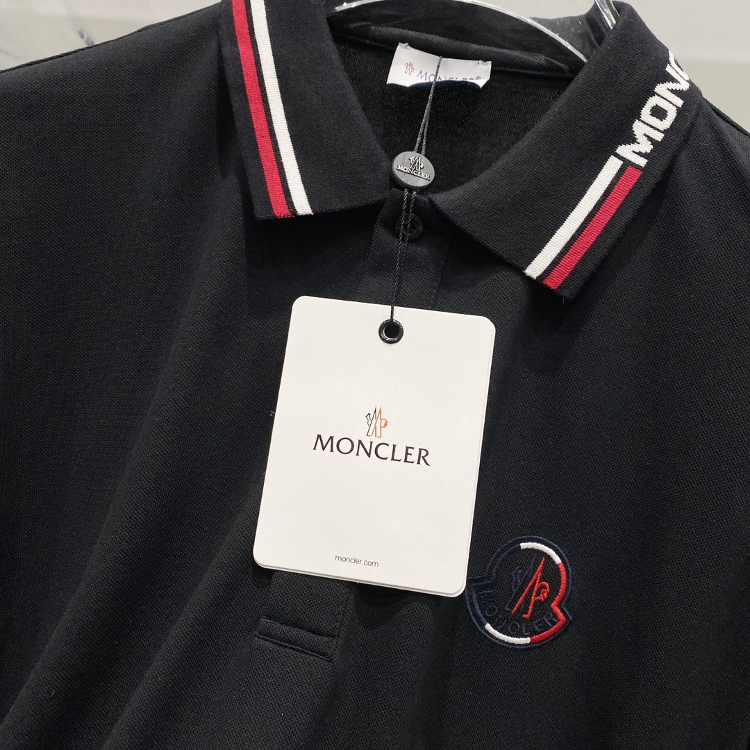  
MONCLER 蒙口 翻领POLO衫
字母编织领口刺绣🪡LOGO小标
官方同步  商务首选
时尚个性