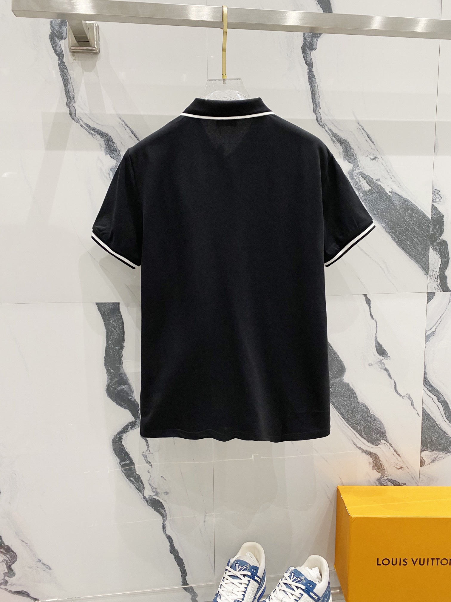  
MONCLER 蒙口 翻领POLO衫
撞色线条口袋徽章小LOGO标识
官方同步  商务首选
时尚个性