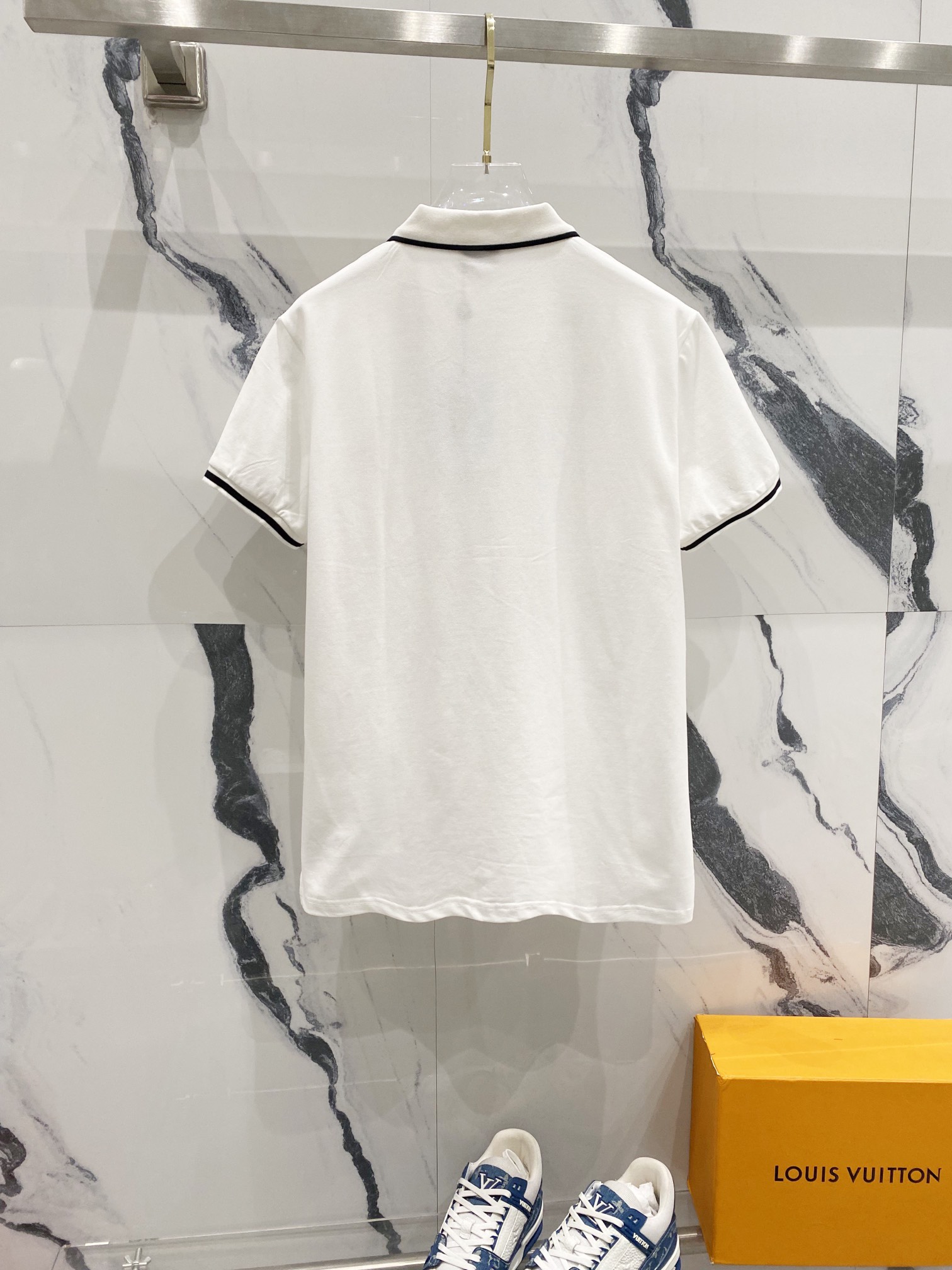  
MONCLER 蒙口 翻领POLO衫
撞色线条口袋徽章小LOGO标识
官方同步  商务首选
时尚个性