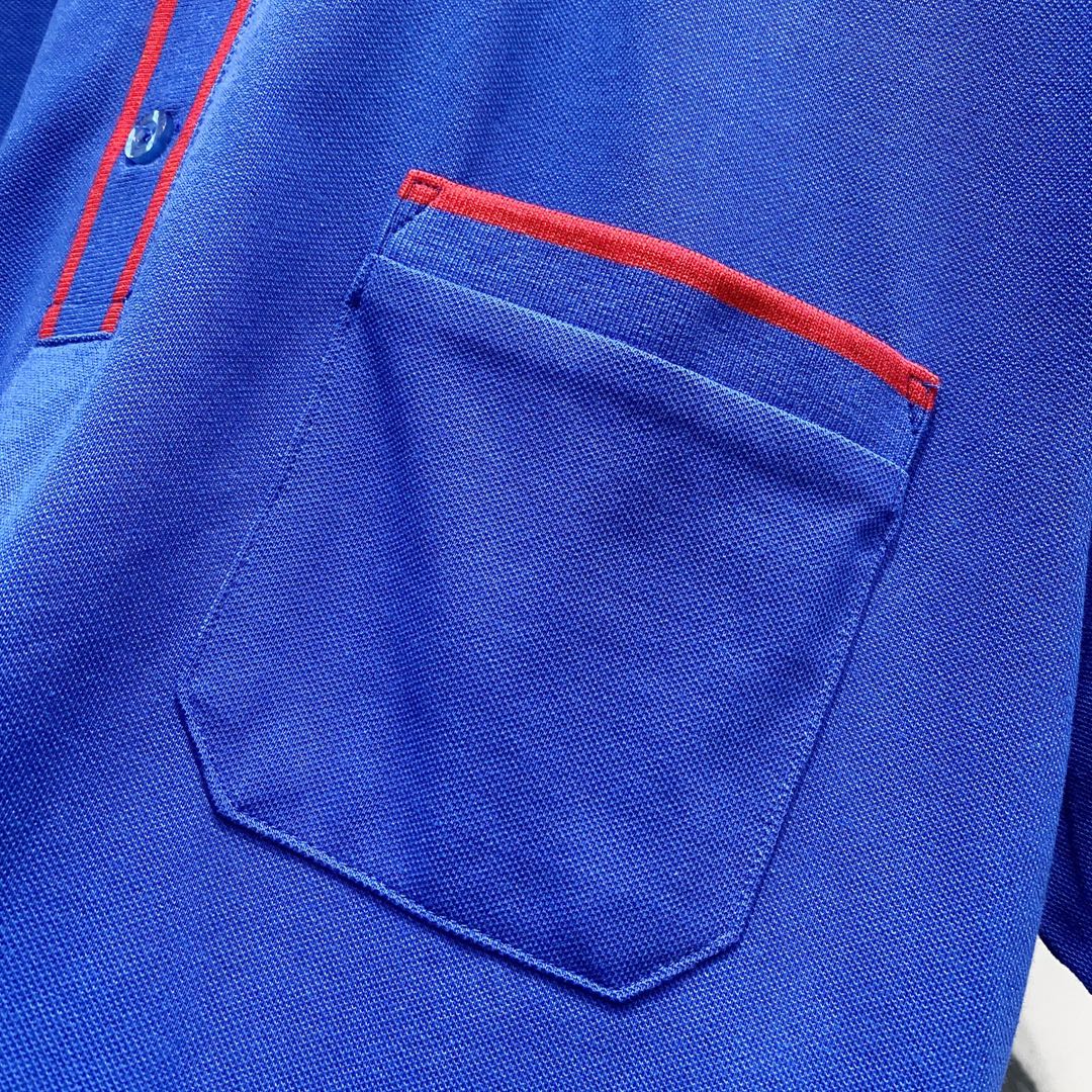  
MONCLER 蒙口 翻领POLO衫
撞色线条口袋徽章小LOGO标识
官方同步  商务首选
时尚个性