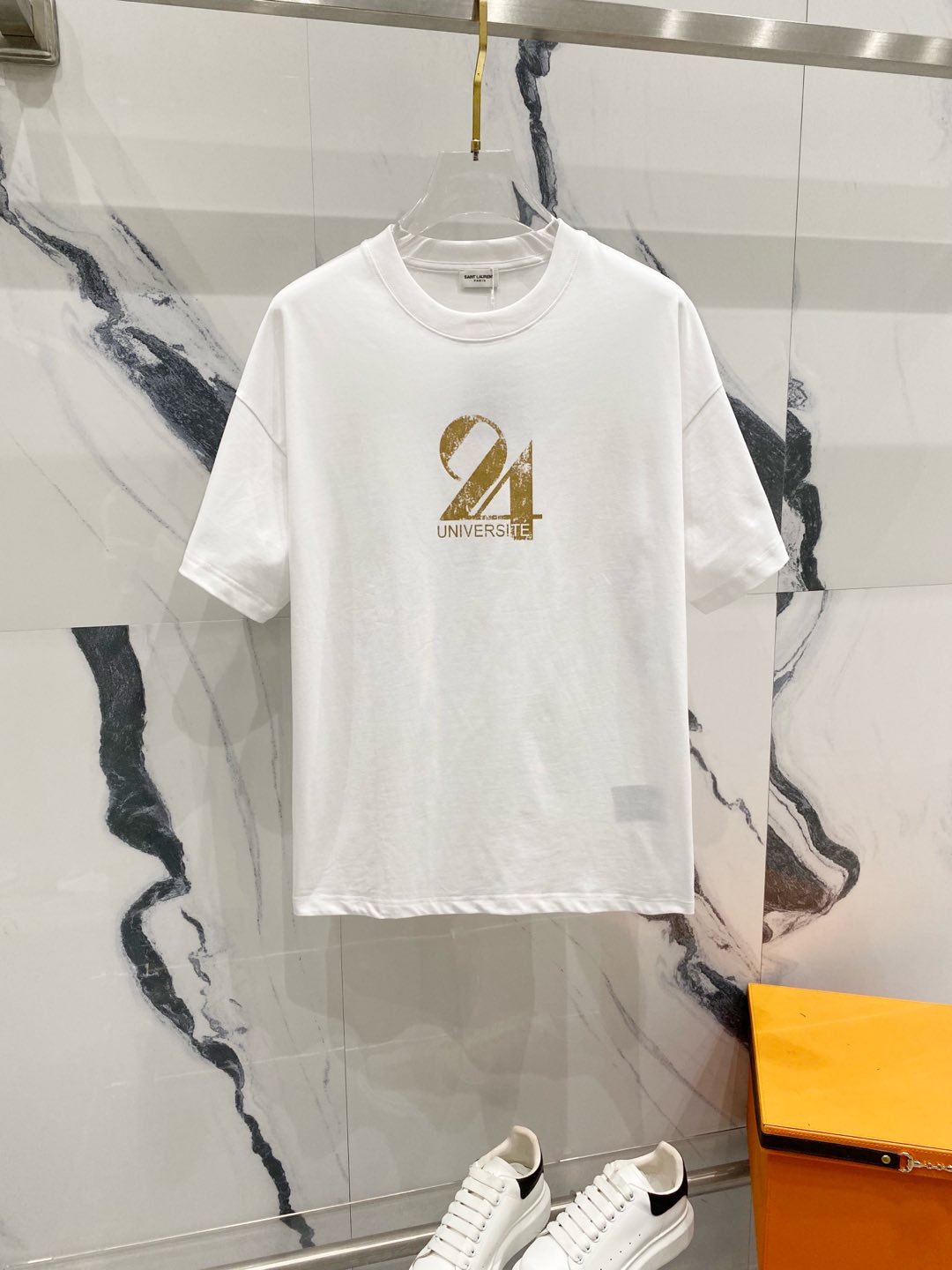 YSL Saint Laurent camiseta de cuello redondo de algodón puro de 260 gramos, estampado de logo con letras y número 24 en…