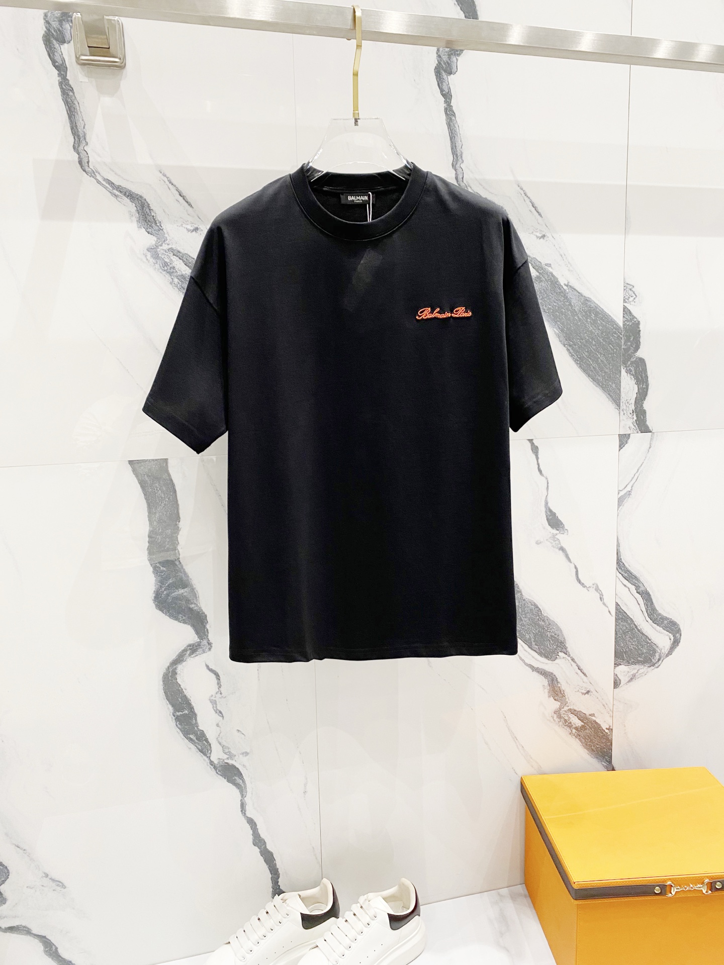 High-Quality Balmain Embroidered T-Shirt in Black and Almond Colors – XS-L Sizes - 图片 1