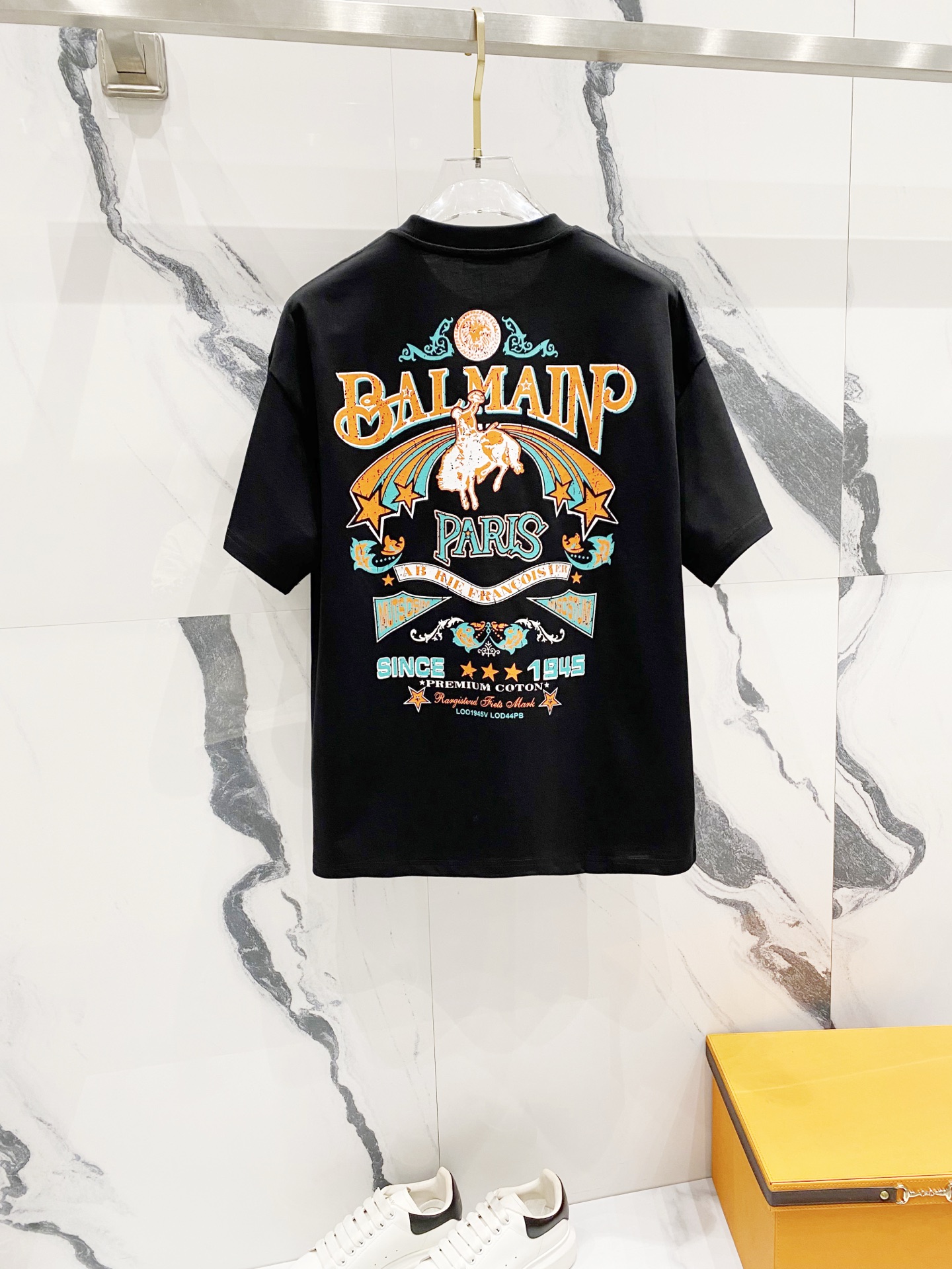 High-Quality Balmain Embroidered T-Shirt in Black and Almond Colors – XS-L Sizes - 图片 2