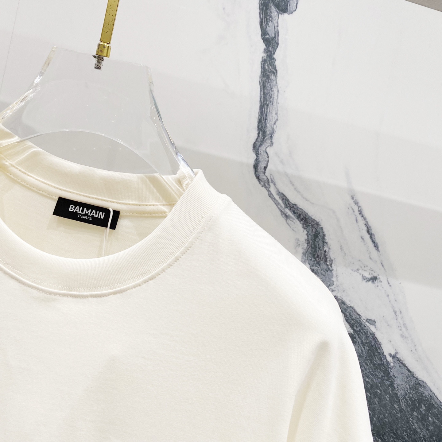 High-Quality Balmain Short Sleeve T-Shirt with Gladiator Logo Stamp – Fashionable and Original - 图片 3