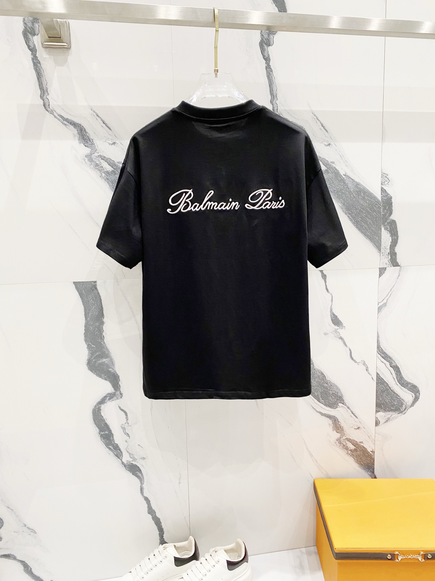 High-Quality Balmain Short Sleeve T-Shirt with Brand Logo Embroidery – Official Sync - 图片 2