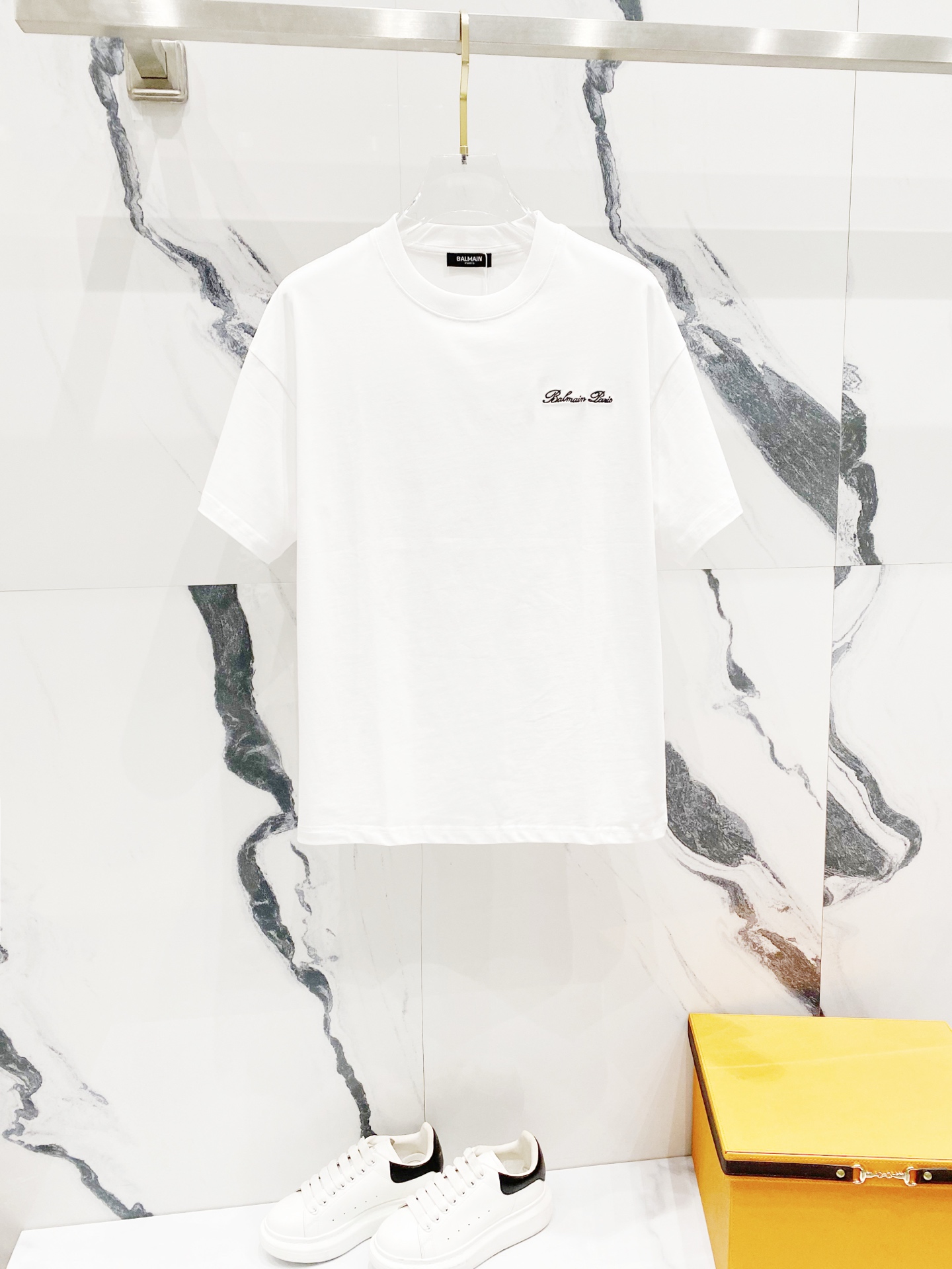 High-Quality Balmain Short Sleeve T-Shirt with Brand Logo Embroidery – Official Sync