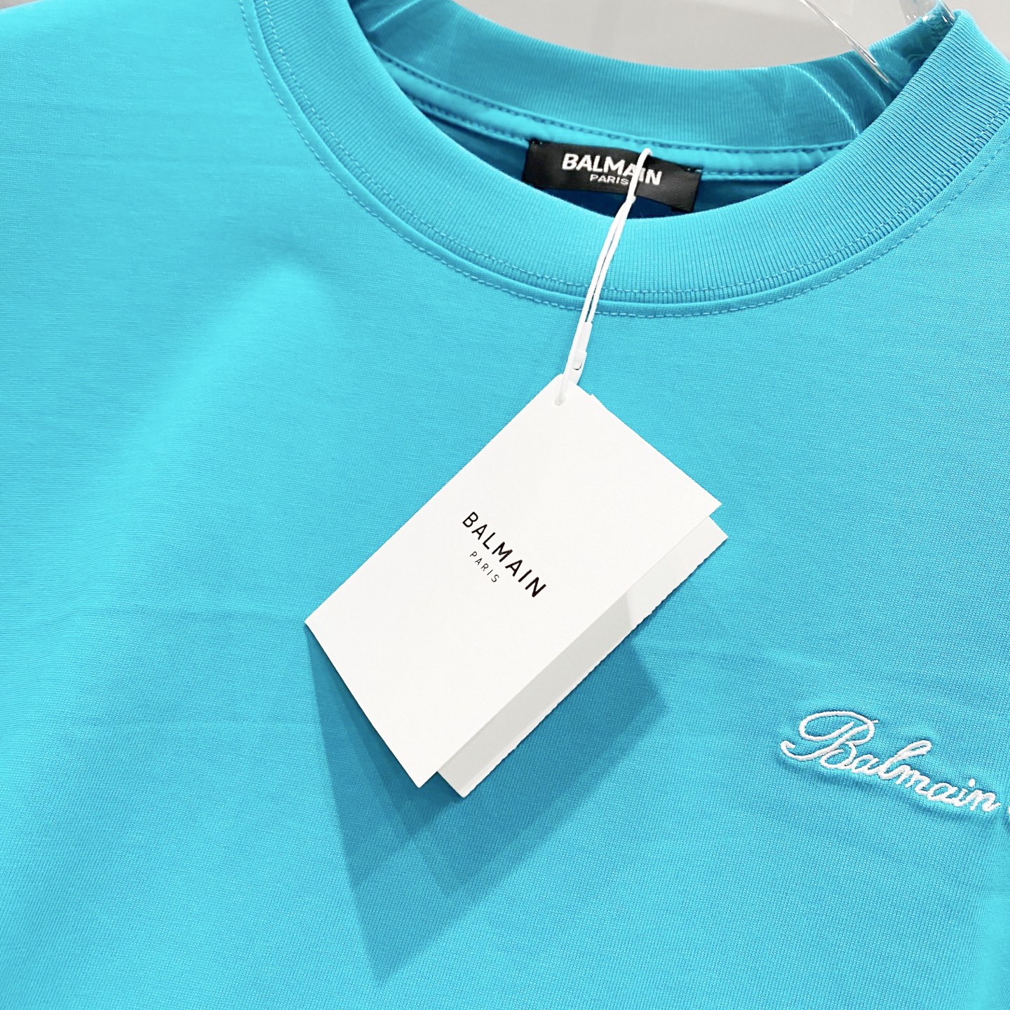 Balmain Short Sleeve T-Shirt: High-Quality Fashion with Logo Embroidery - 图片 5