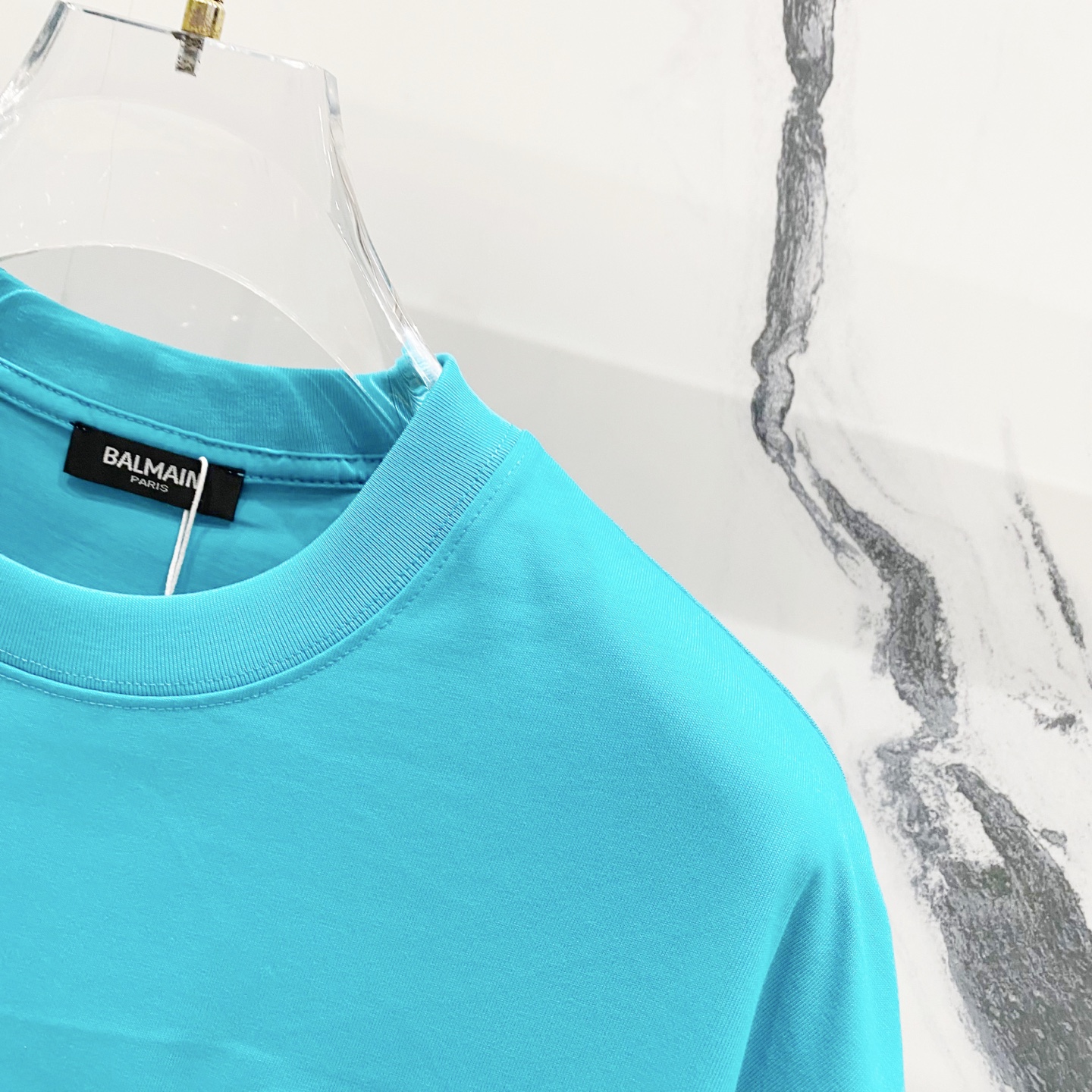Balmain Short Sleeve T-Shirt: High-Quality Fashion with Logo Embroidery - 图片 3