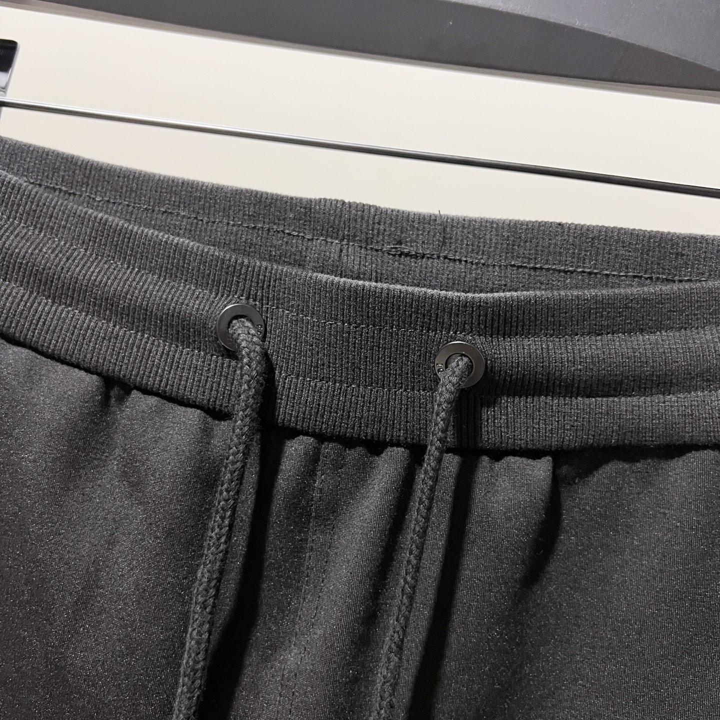 Pantalón de chándal Fendi negro con logo y franja lateral FF para hombre 10 i1757352282778 4043 0 8