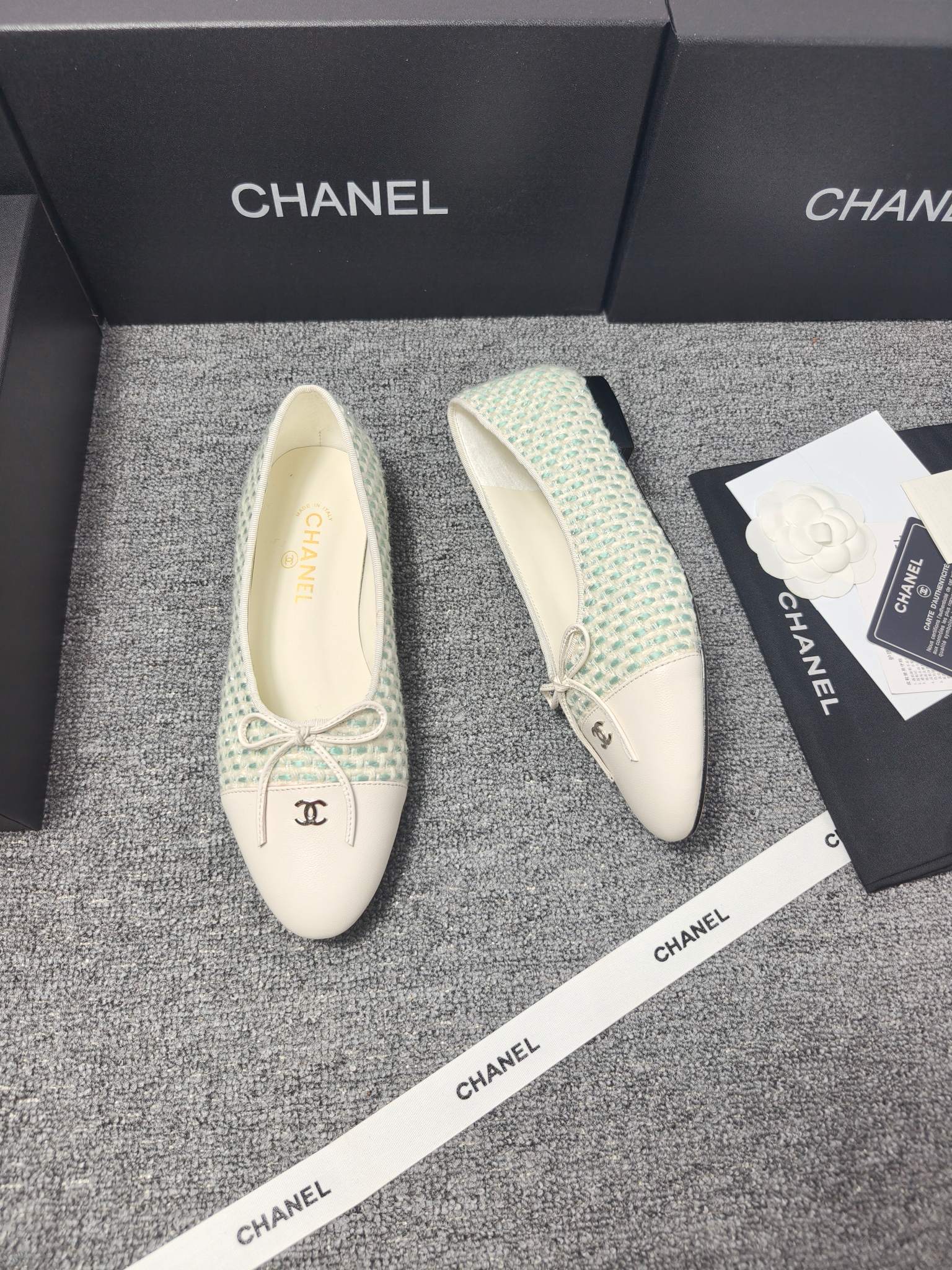 l p240chan*l🔺Zapatillas de ballet clásicas con talón descubierto Como dijo la Sra. Coco Chanel: ¡La moda es pasajera, …