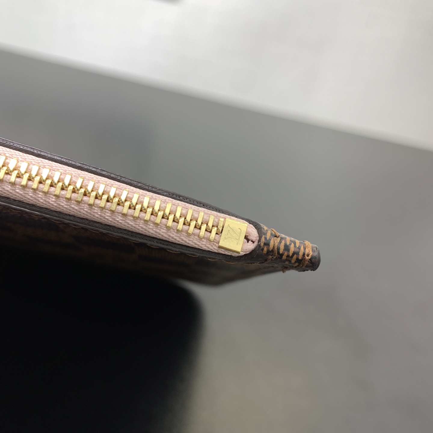 【顶级原单】 款号：N41603全钢狗扣 带163芯片     极具传奇色彩的 Neverfull 手袋总是能够满足您对