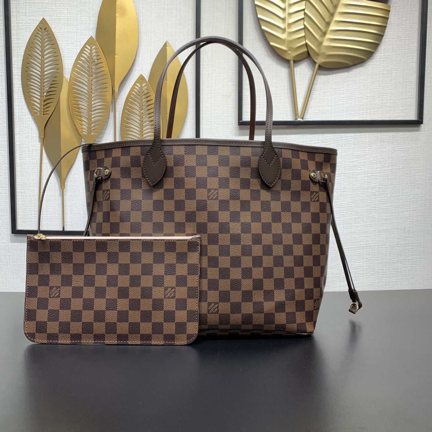 【顶级原单】 款号:N41603全钢狗扣 带163芯片 极具传奇色彩的 Neverfull 手袋总是能够满足您对 【顶级原单】 款号:N41603全钢狗扣 带163芯片 极具传奇色彩的 Neverfull 手袋总是能够满足您对