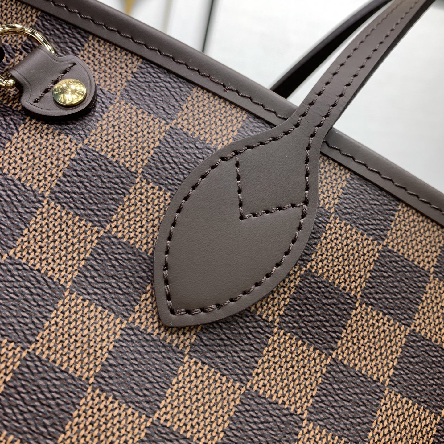 【顶级原单】 款号:N40600全钢狗扣 带163芯片 本款 Neverfull 小号手袋结合了经典设计与标志性 【顶级原单】 款号:N40600全钢狗扣 带163芯片 本款 Neverfull 小号手袋结合了经典设计与标志性
