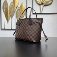 【顶级原单】 款号:N40600全钢狗扣 带163芯片 本款 Neverfull 小号手袋结合了经典设计与标志性 【顶级原单】 款号:N40600全钢狗扣 带163芯片 本款 Neverfull 小号手袋结合了经典设计与标志性