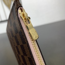 【顶级原单】款号:N40598新版钢狗扣 带163芯片 本款 Neverfull 中号托特包为 Damier Ebe 【顶级原单】款号:N40598新版钢狗扣 带163芯片 本款 Neverfull 中号托特包为 Damier Ebe