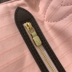 【顶级原单】款号:N40598新版钢狗扣 带163芯片 本款 Neverfull 中号托特包为 Damier Ebe 【顶级原单】款号:N40598新版钢狗扣 带163芯片 本款 Neverfull 中号托特包为 Damier Ebe