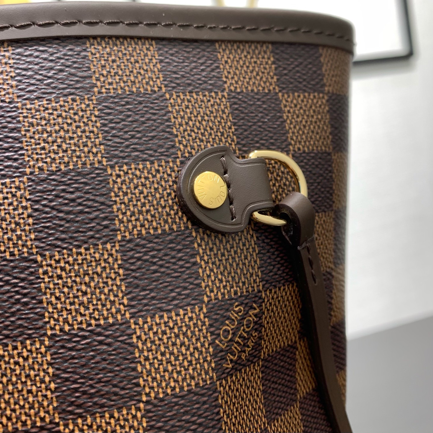 【顶级原单】款号:N40598新版钢狗扣 带163芯片 本款 Neverfull 中号托特包为 Damier Ebe 【顶级原单】款号:N40598新版钢狗扣 带163芯片 本款 Neverfull 中号托特包为 Damier Ebe