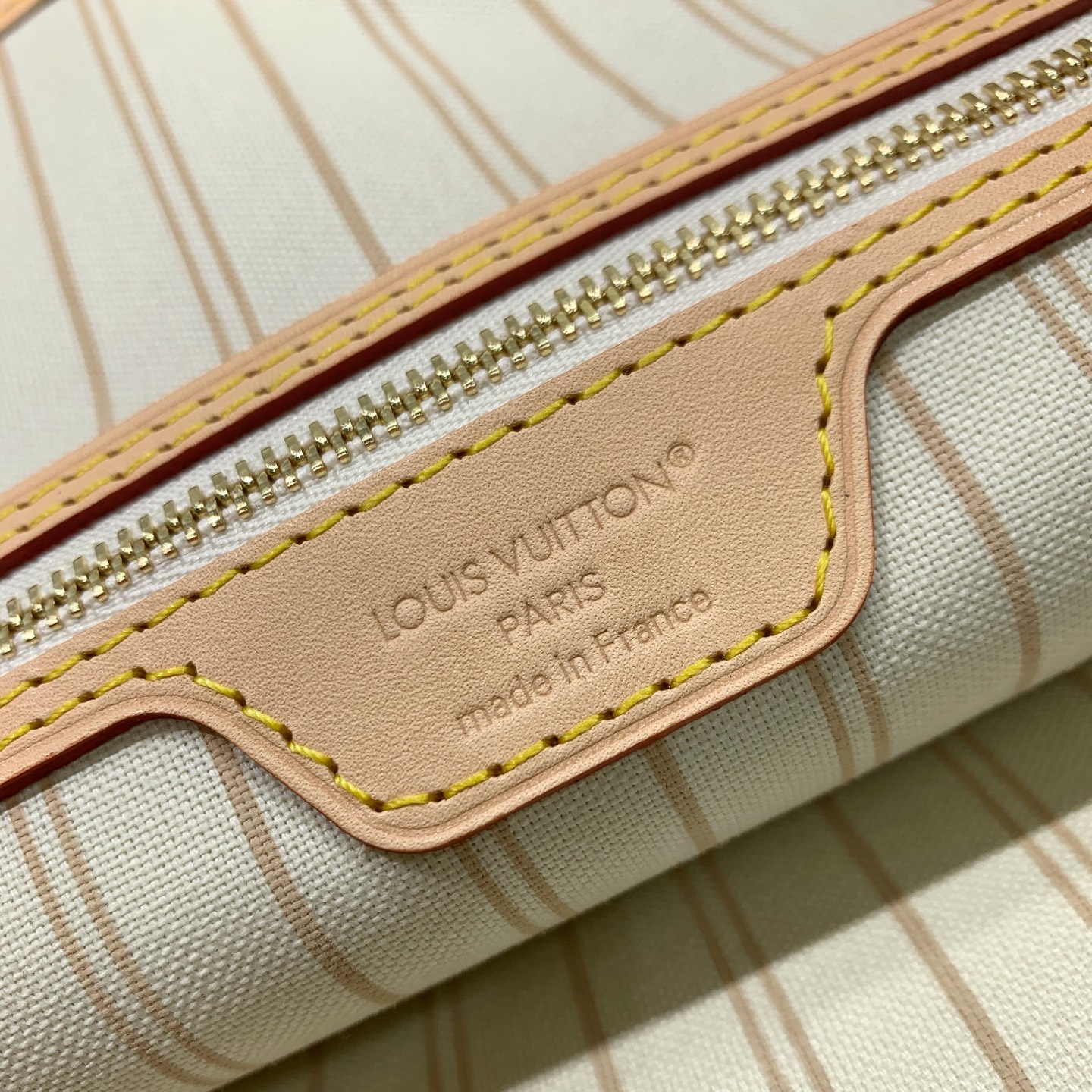 【顶级原单】 款号：N40602白里  带163芯片    本款 Neverfull 大号托特包为 Damier Azu