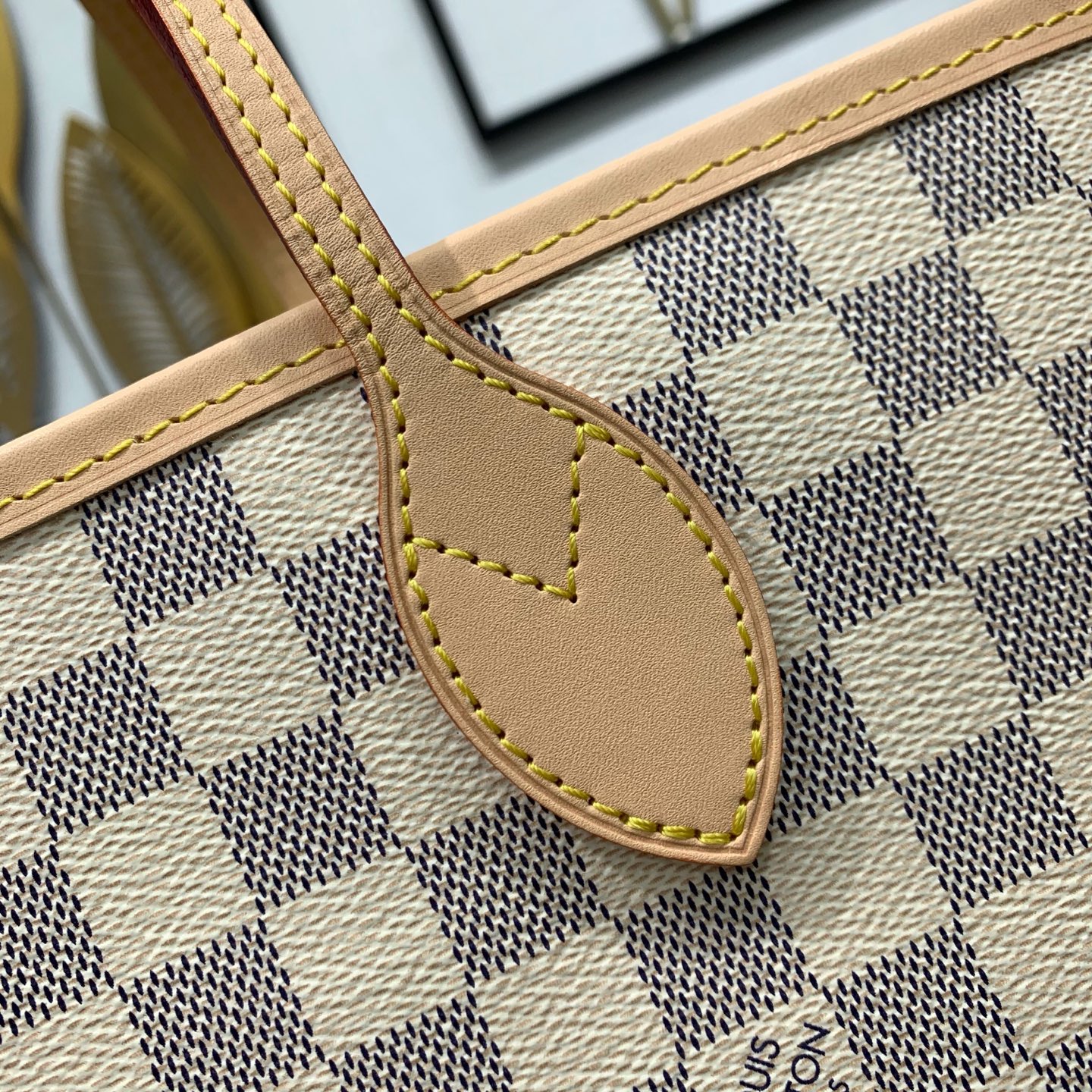 【顶级原单】 款号：N40602白里  带163芯片    本款 Neverfull 大号托特包为 Damier Azu