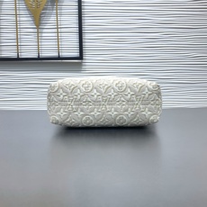 【顶级原单】 款号:M29879 带163芯片 本款 Pochette Hills 手袋聚焦品牌精湛工艺,展现 M 【顶级原单】 款号:M29879 带163芯片 本款 Pochette Hills 手袋聚焦品牌精湛工艺,展现 M