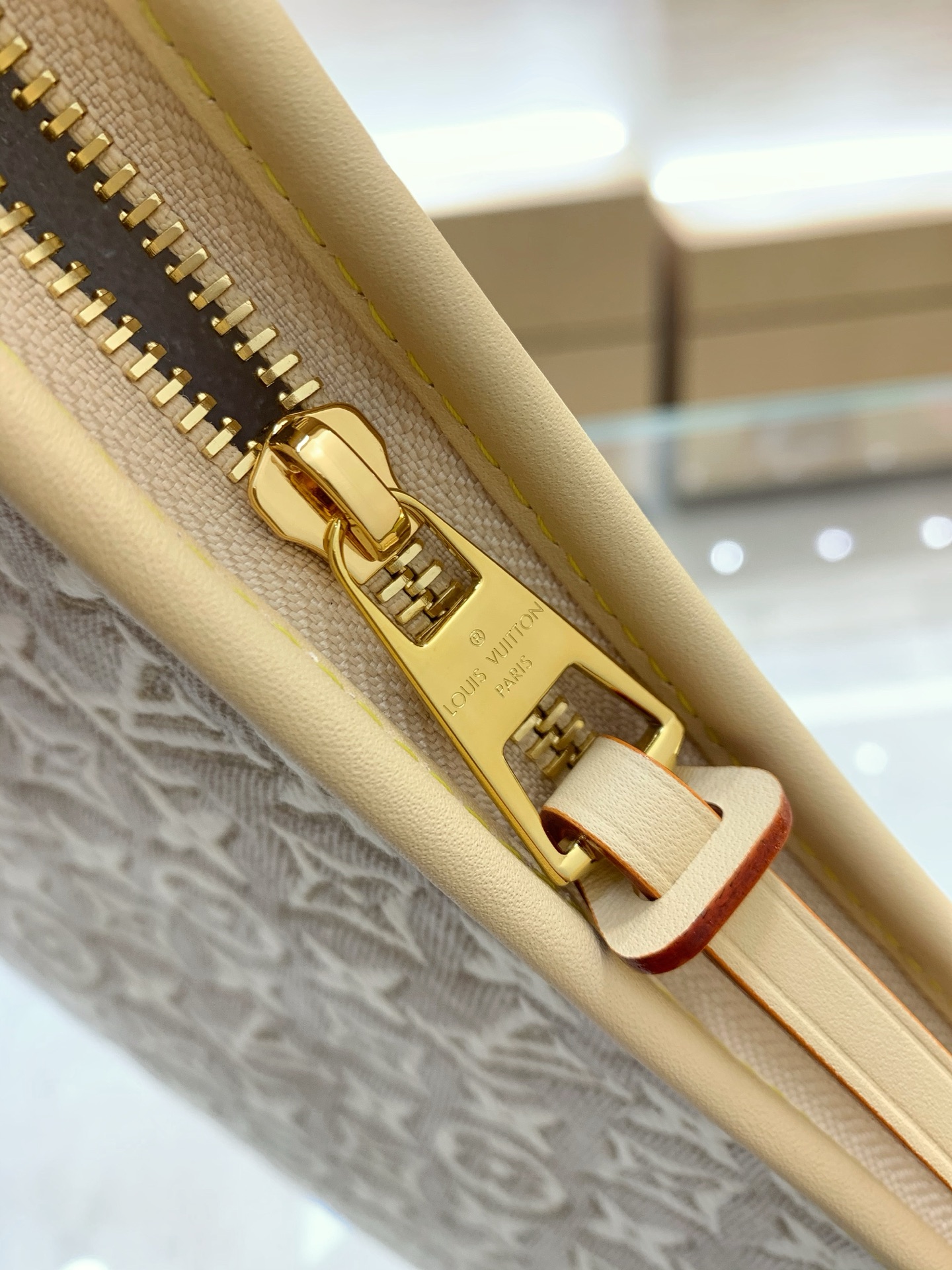 【顶级原单】 款号：M2A136  带163芯片    2026 早秋系列演绎 Carryall East-West 手