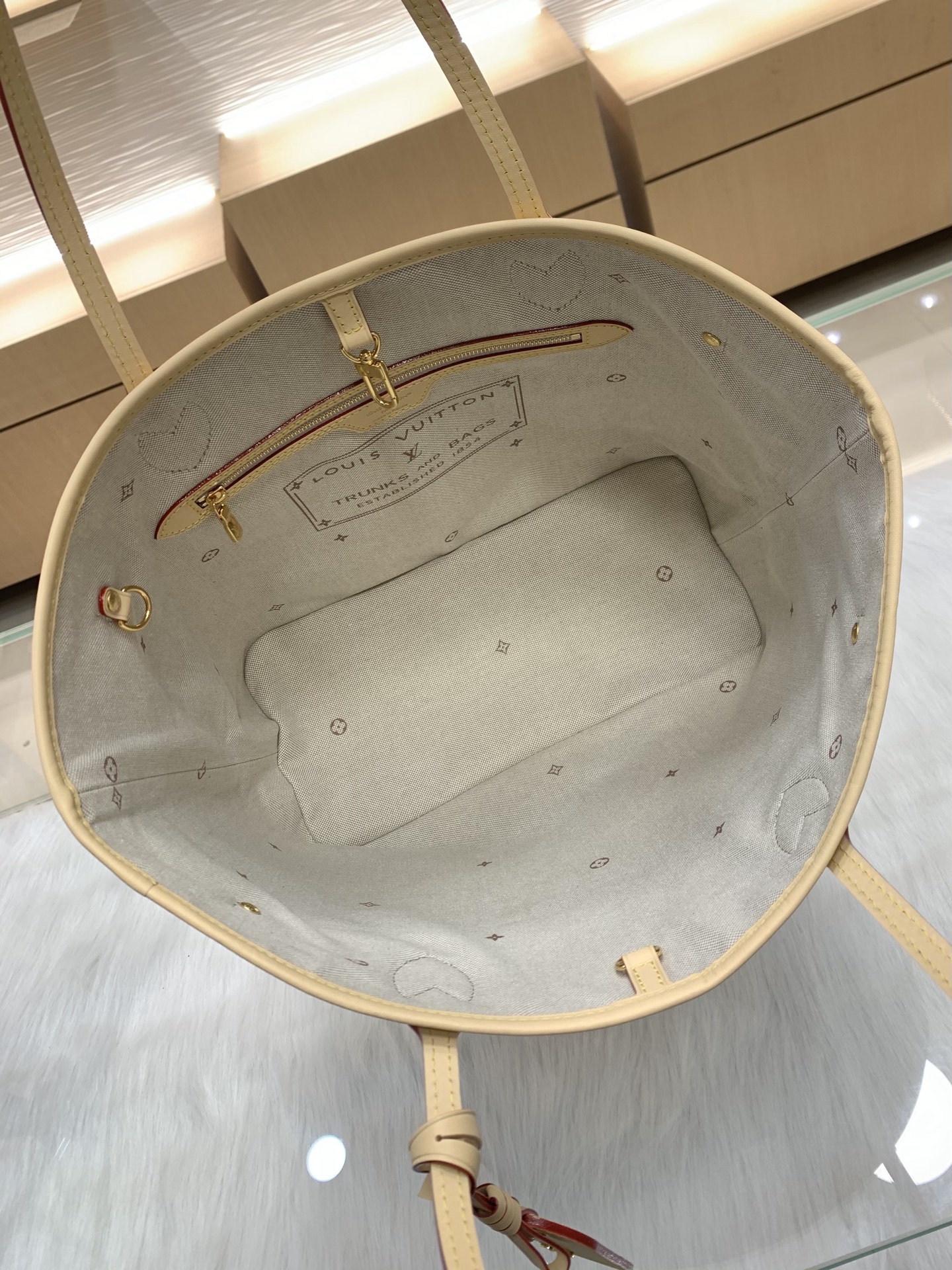 【顶级原单】 款号：M2A381  带163芯片    Neverfull MM系列被重新设计，适用于2026年秋冬系列