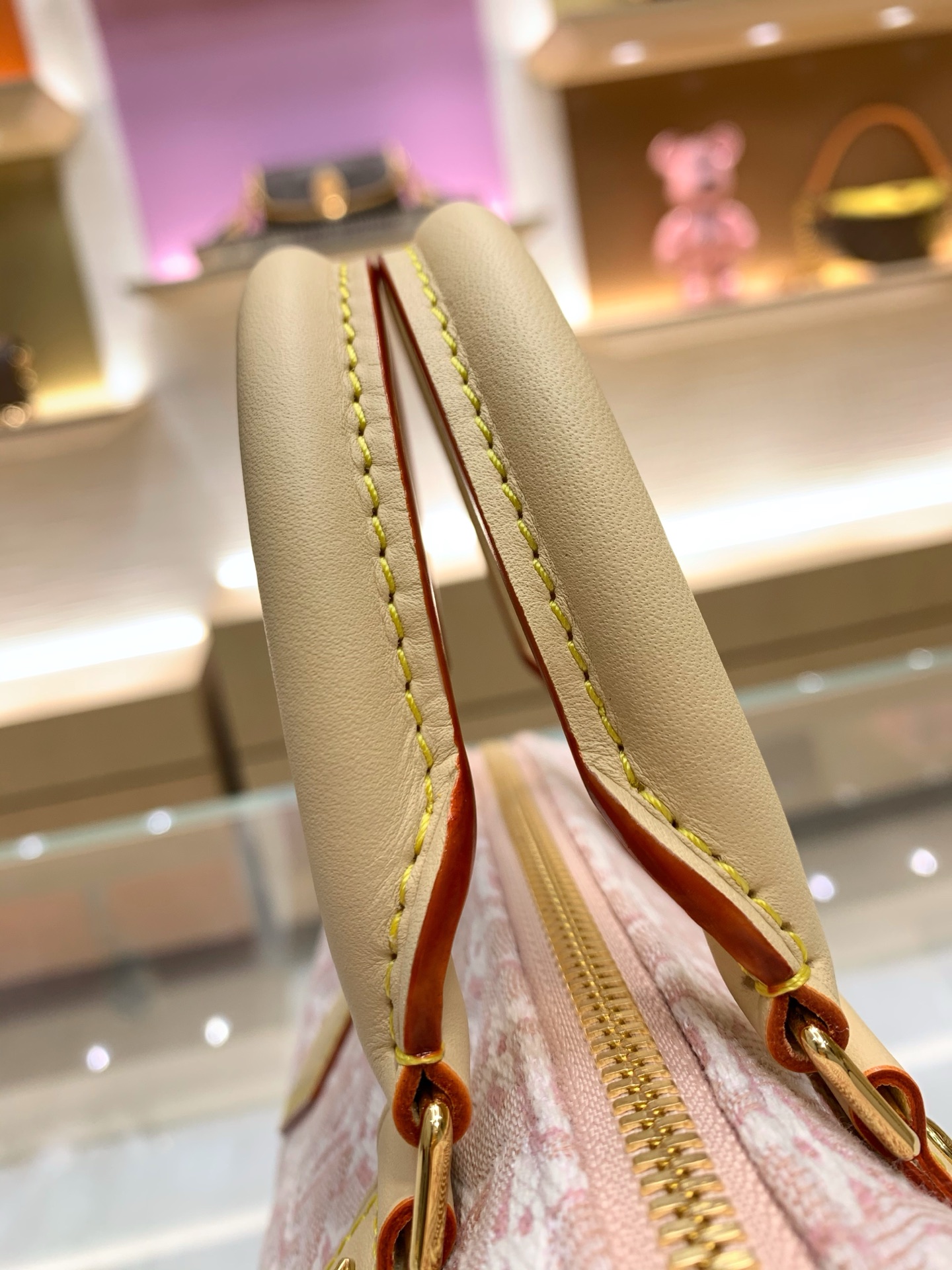 【顶级原单】 款号：M2A039  带163芯片    本款 Speedy Bandoulière 20 手袋以典雅色彩