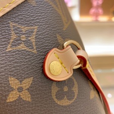 【顶级原单】 款号:M50366粉里 全钢钢扣 带163芯片 本款 Neverfull 中号托特包为柔软 Mon 【顶级原单】 款号:M50366粉里 全钢钢扣 带163芯片 本款 Neverfull 中号托特包为柔软 Mon
