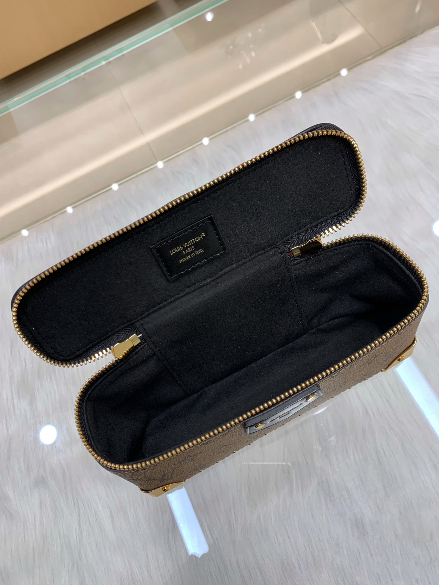 【顶级原单】 款号：M29548  带163芯片   Trunk 手袋家族继续溯源路易威登的制箱传承，以横向构型呈现此款