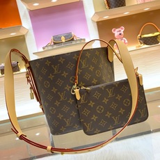 【顶级原单】款号:M29628 带163芯片 本款 All In 中号手袋采用 Monogram 帆布塑造水桶包构 【顶级原单】款号:M29628 带163芯片 本款 All In 中号手袋采用 Monogram 帆布塑造水桶包构