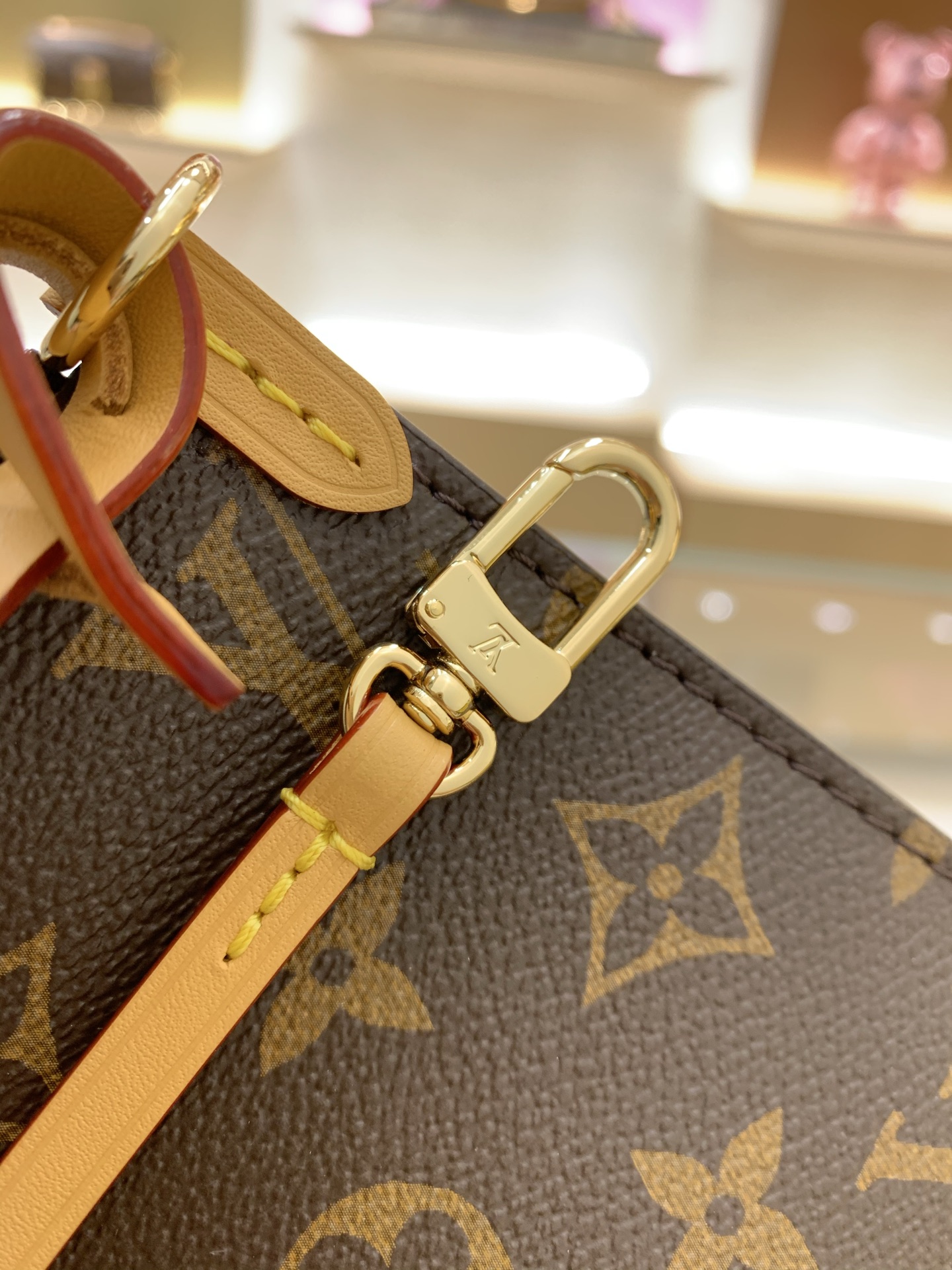 【顶级原单】款号:M29628 带163芯片 本款 All In 中号手袋采用 Monogram 帆布塑造水桶包构 【顶级原单】款号:M29628 带163芯片 本款 All In 中号手袋采用 Monogram 帆布塑造水桶包构