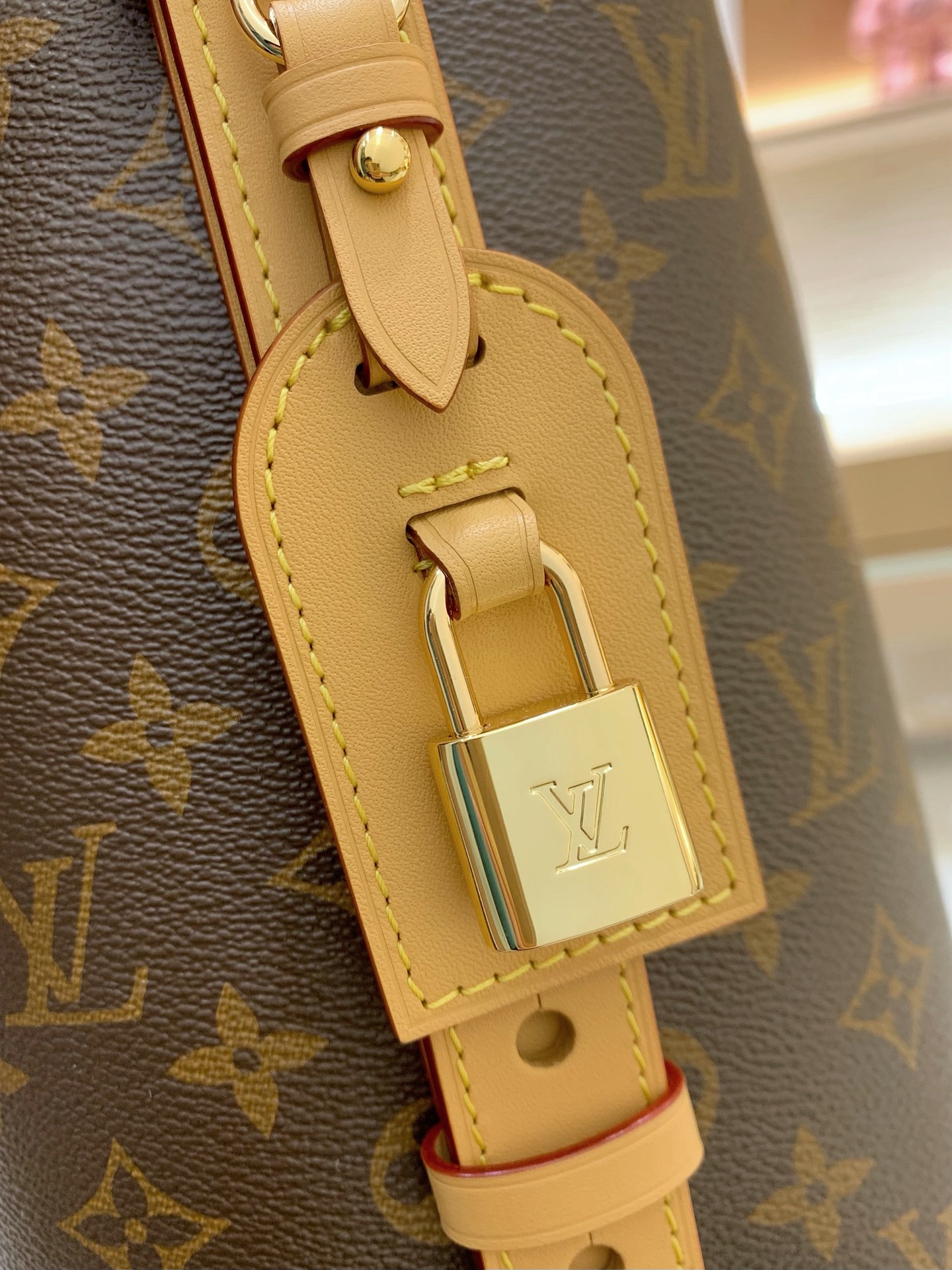 【顶级原单】款号:M29628 带163芯片 本款 All In 中号手袋采用 Monogram 帆布塑造水桶包构 【顶级原单】款号:M29628 带163芯片 本款 All In 中号手袋采用 Monogram 帆布塑造水桶包构